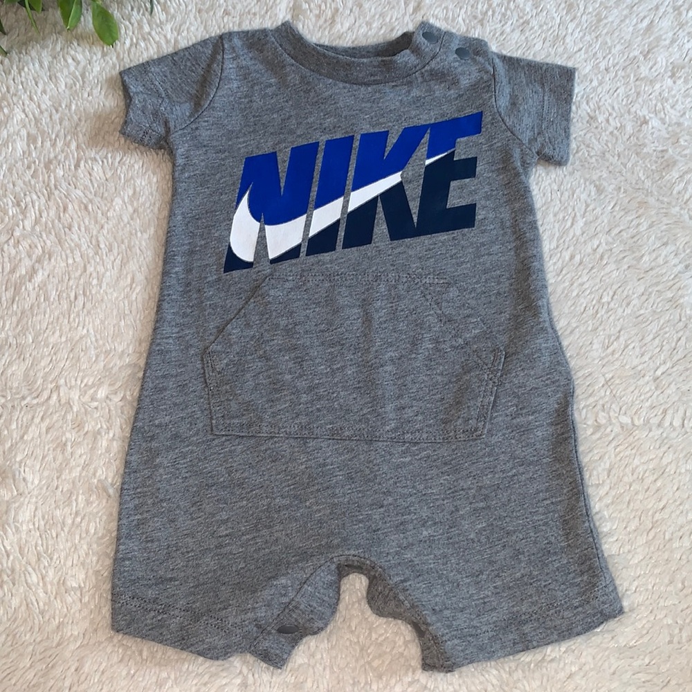 Nike Newborn Baby Gray Romper EUC Short Sleeves